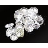 Lot aus 18 Brillanten, zus. ca. 1,85 ct.