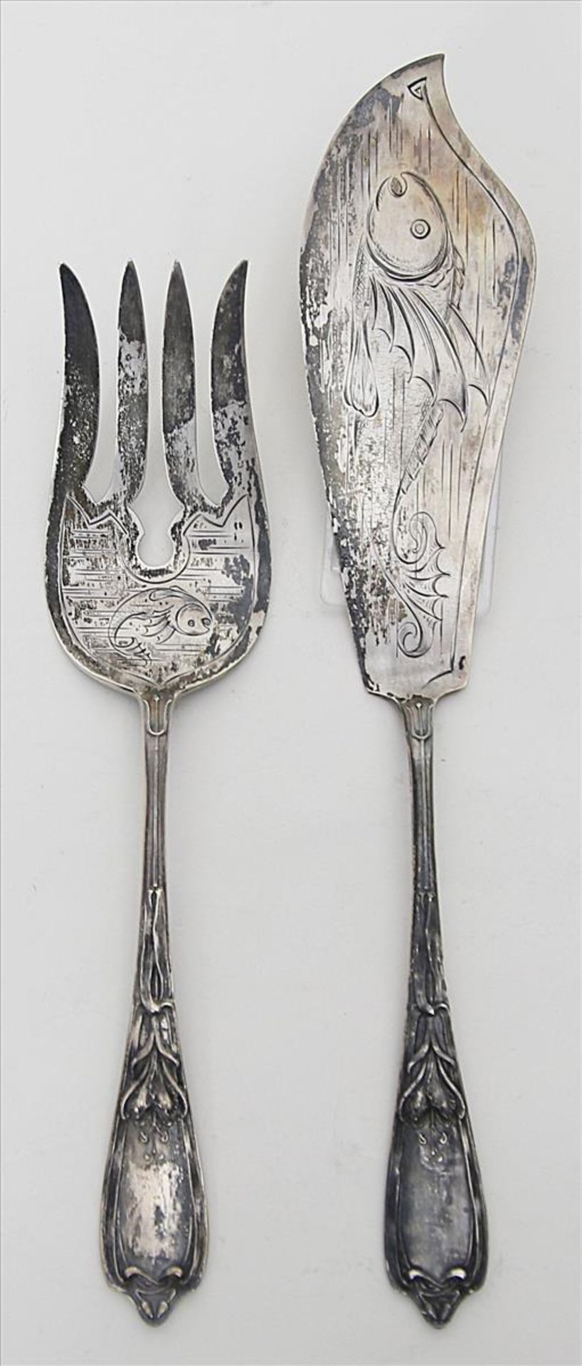 Jugendstil-Fischvorlegemesser und -gabel.