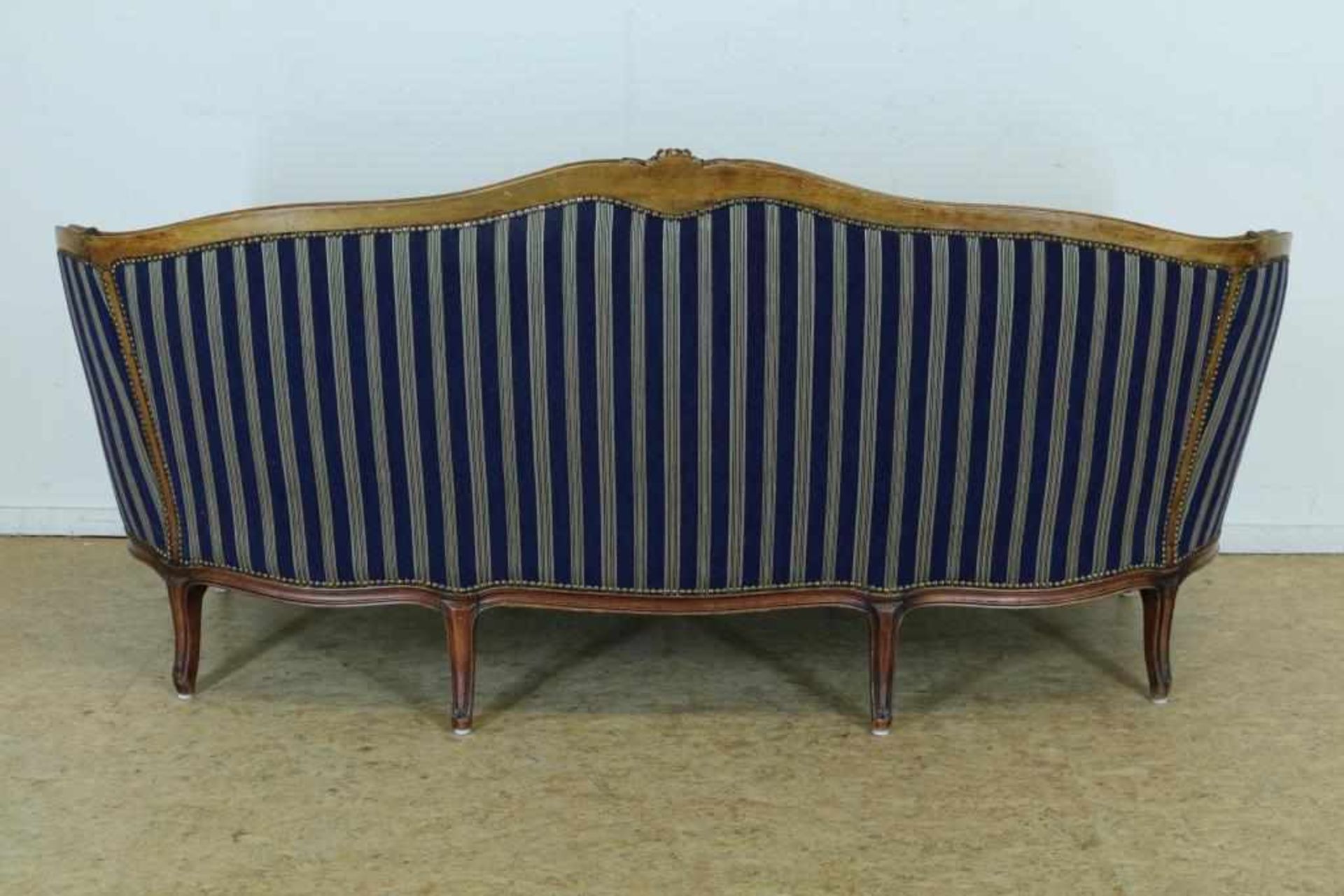 Noten Louis XV-stijl bank met gestreepte bekleding. - Bild 5 aus 5