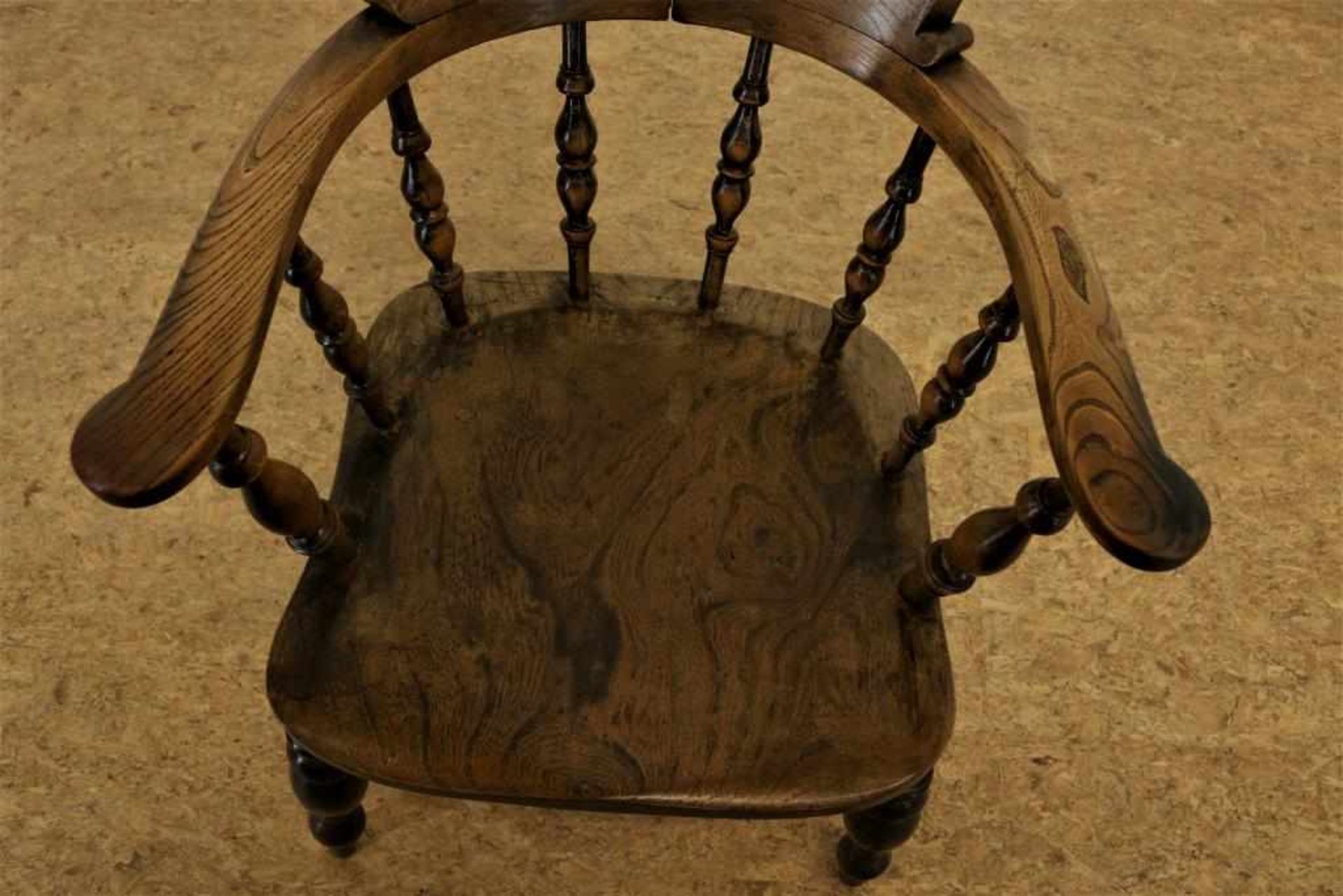a set of 9 elm bow-back Captains chairs, England ca. 1870. - Bild 2 aus 2