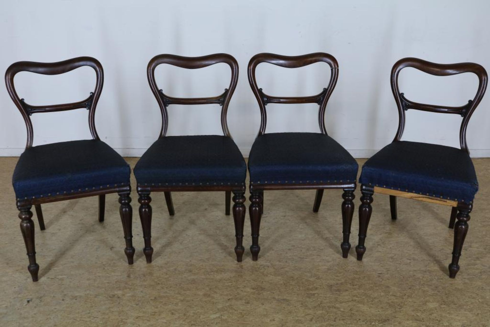 A set of 4 Victorian mahogany dining chairs