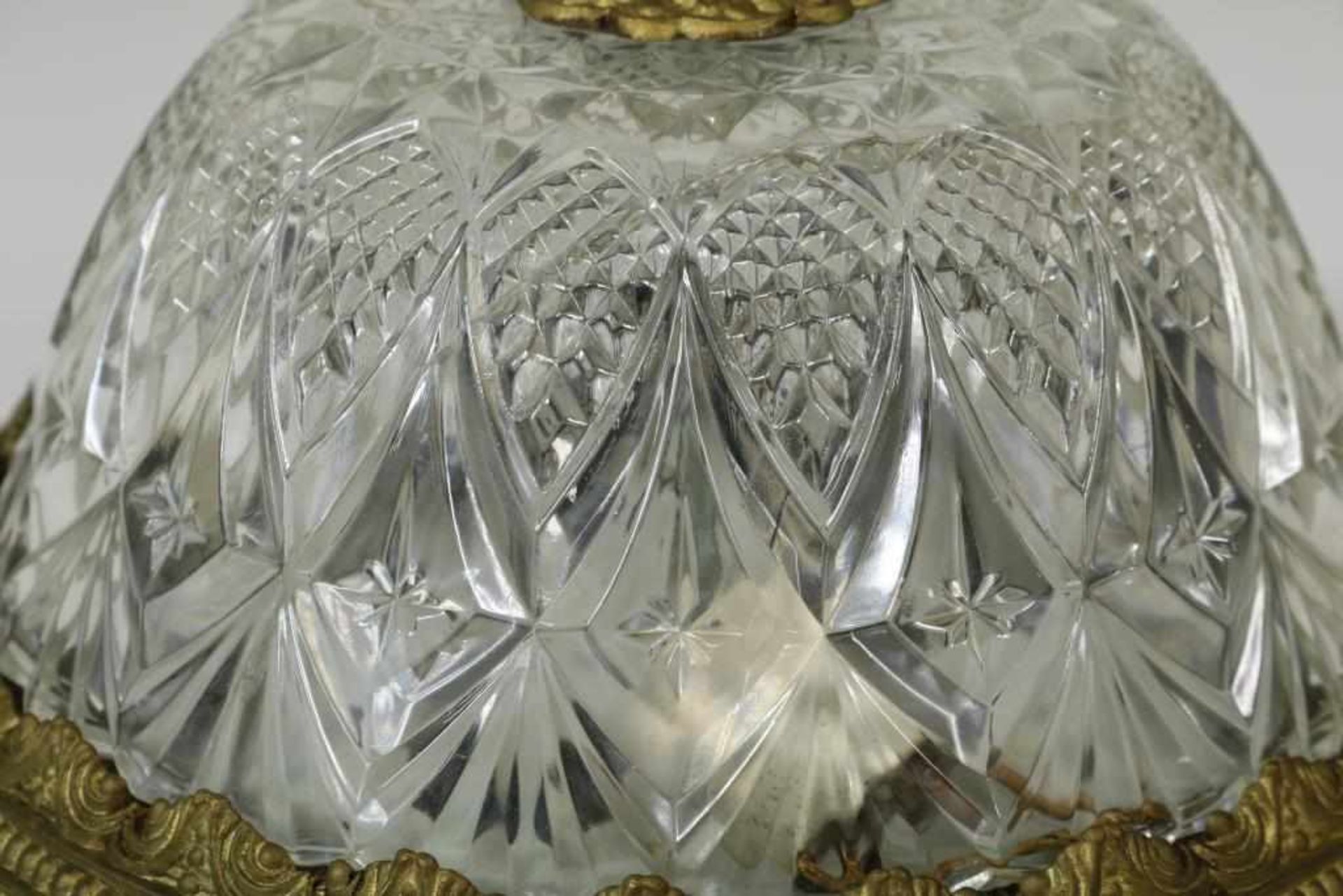 Ronde kristallen plafonierre in messing montuur, diam. 36 cm. - Bild 2 aus 2