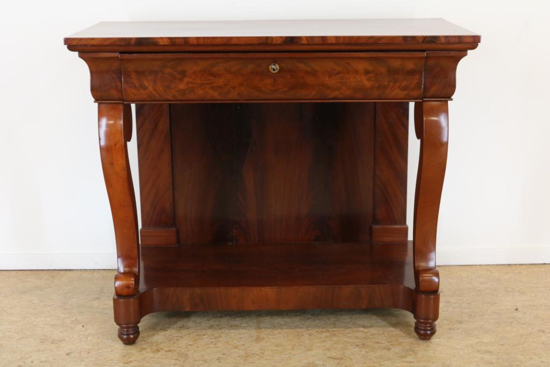 Mahogany Biedemeier trumeau with 1 drawer, 19th century, h. 86 w. 103 d. 50 cm.