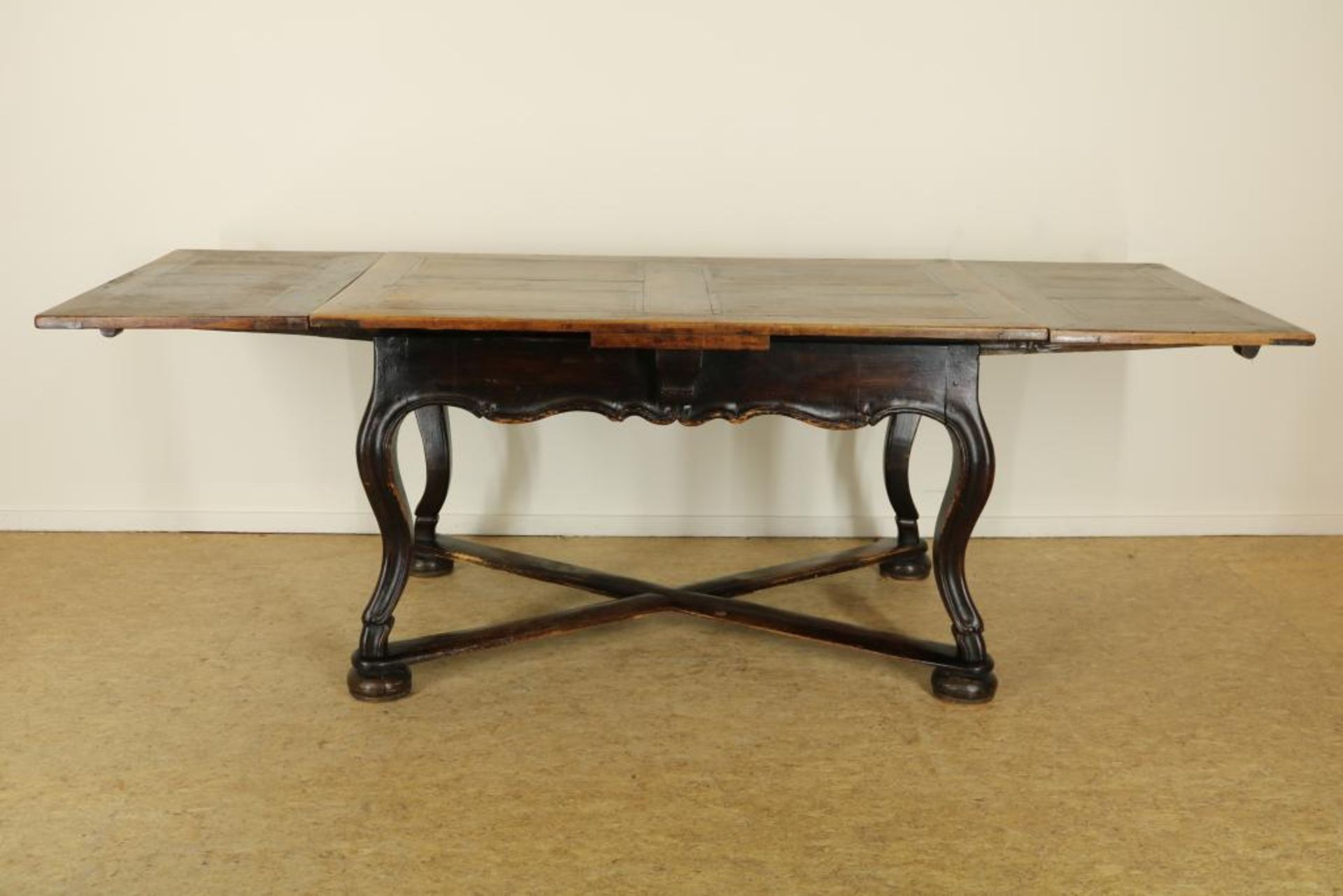 Black painted Victorian table, England 19th century, h. 75 w. 240 d. 86 cm. - Bild 2 aus 4