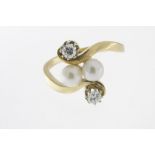 A yellow gold ring with pearl and brilliants 0.40ct. 585/000, size 17