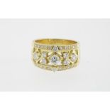 A yellow gold ring with brilliants ca. 1.0ct. 750/000, sizew 17 1/4