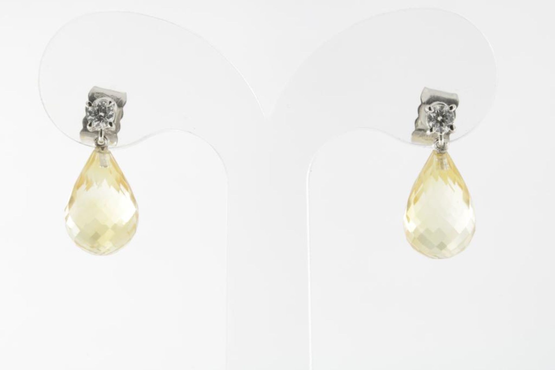 A pair of white gold earrings with citrine - Bild 2 aus 3