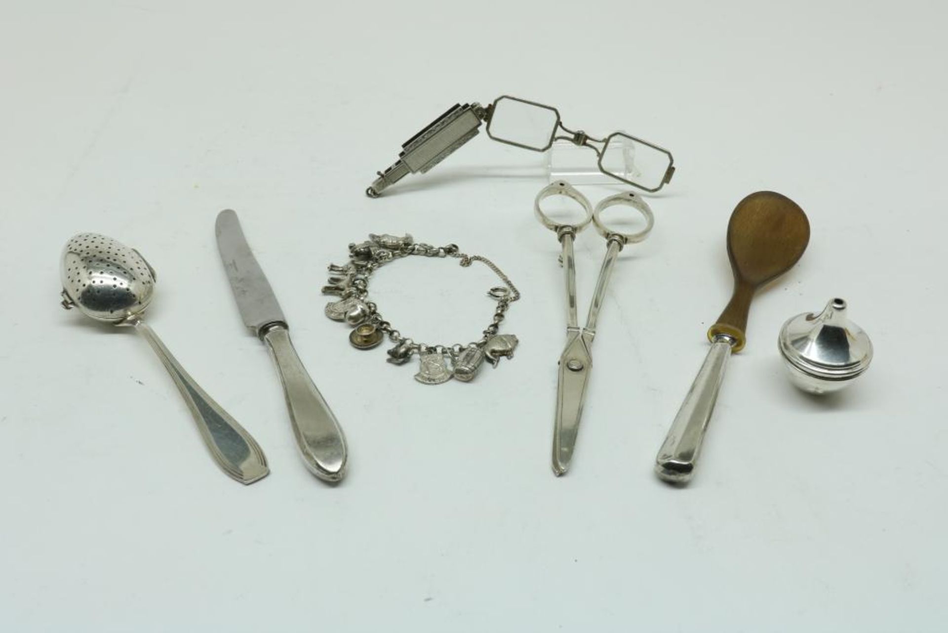 Lot div. silver, ao. a pair of fruit scissors Van Kempen ca. 1920. Herewith a plate fruitknife and