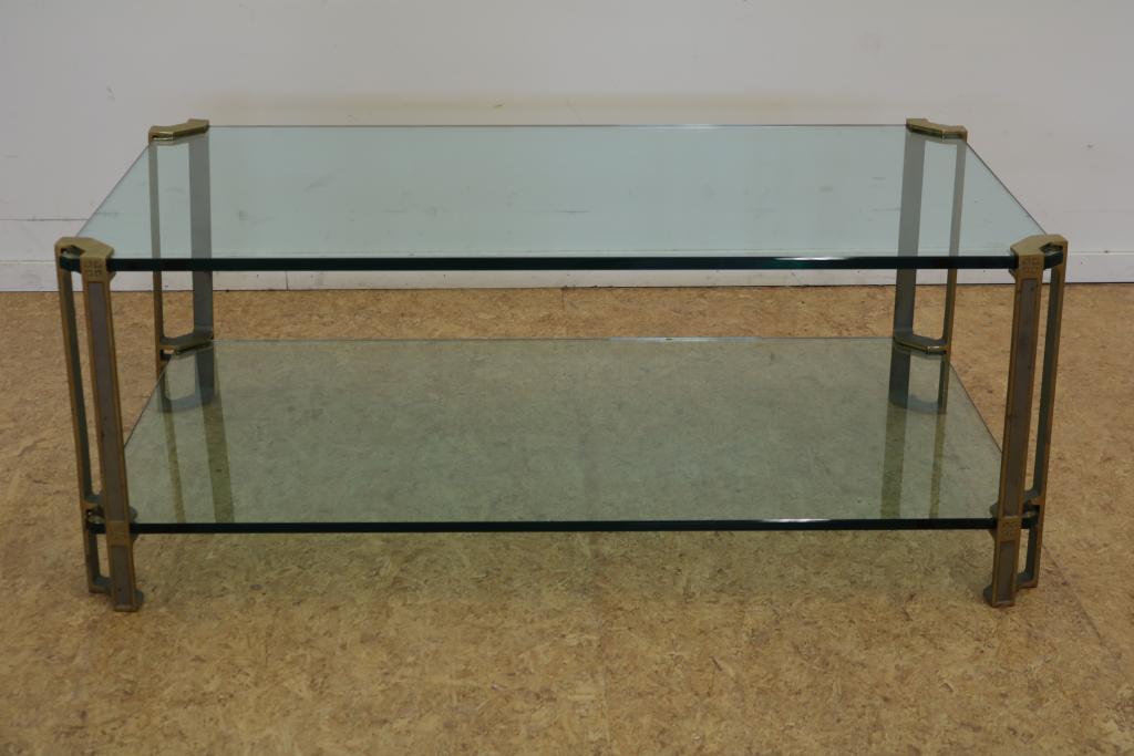 Peter Ghyczy coffee table with glas top, 70's h. 45, w. 117, d. 67 cm.Rechthoekige salontafel met