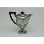 Sterling silver coffee jug, England, 925/000, gross w. 543gr, height 24cm, defects.Een zilveren