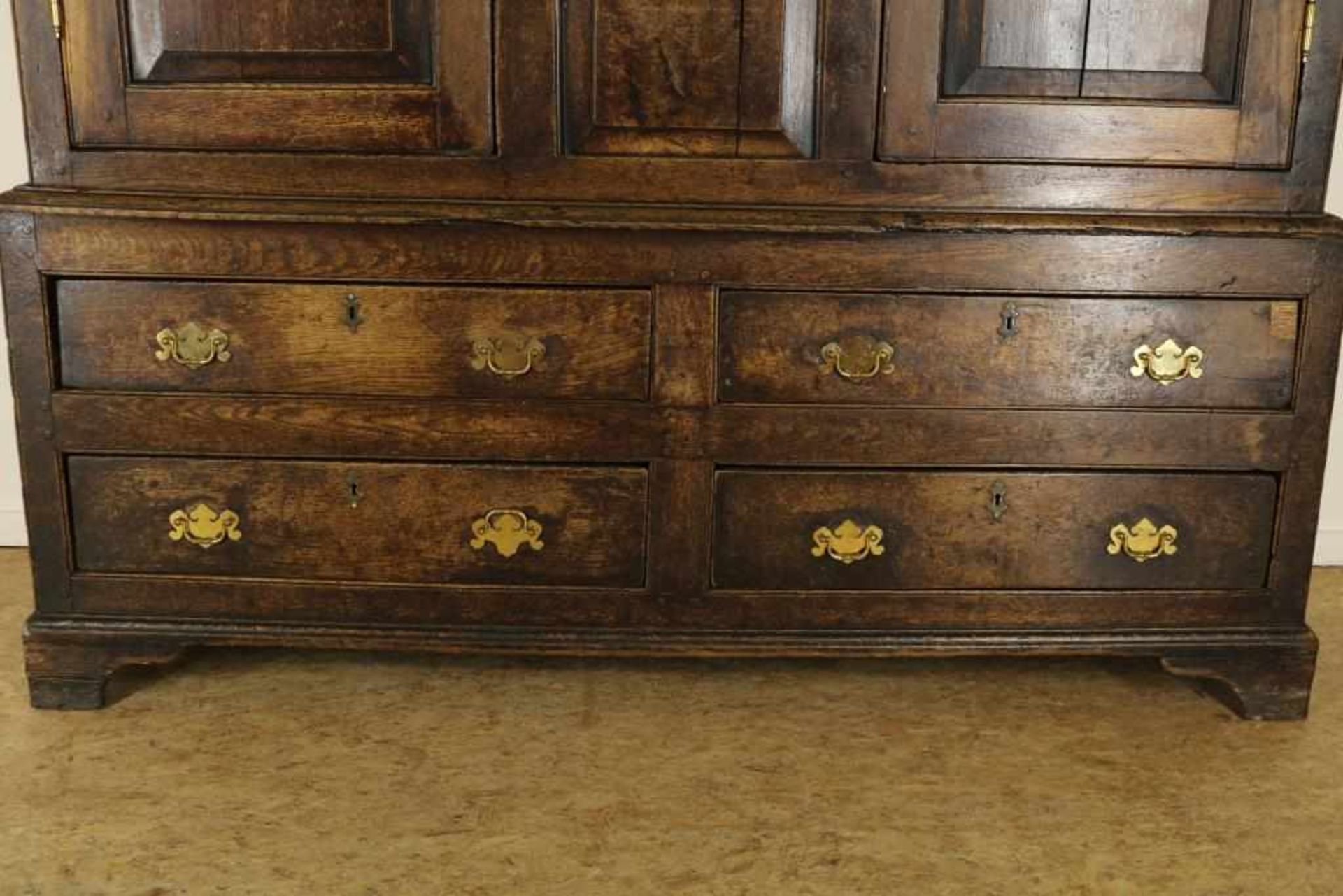 Oak Housekeepers cupboard with 3 doors and 4 drawers, England 18th centuryEiken Georgian - Bild 3 aus 4