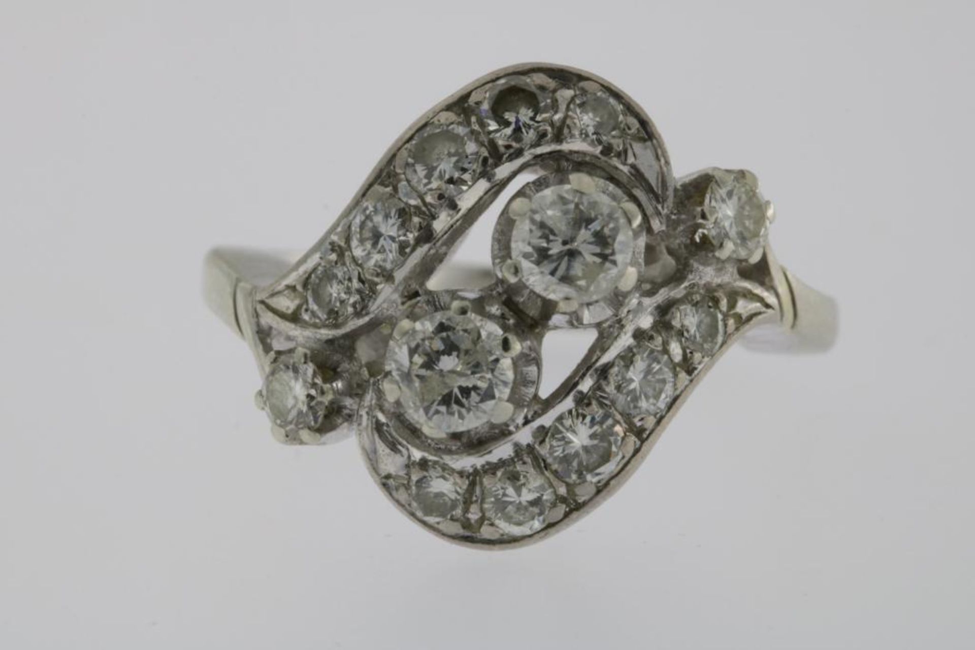A white gold ring set with diamonds, total 1.00ct, SI-P2, Art Deco, 585/000, gross w. 6.2gr, seize