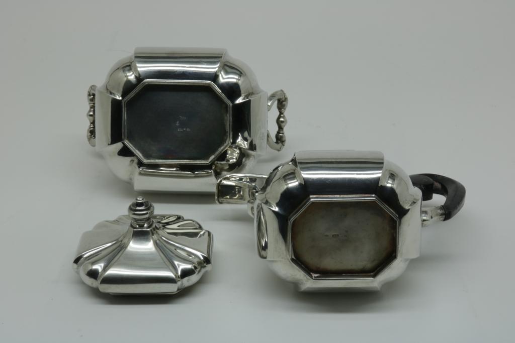 A silver milk and sugar set, model Cardinal, Dutch retailersmark De Aubert, 835/000, gross w. - Image 2 of 3