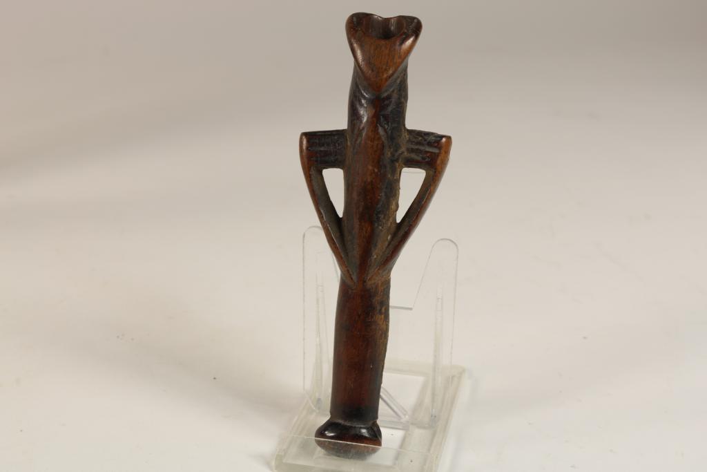 Lot of 9 African objects, w.o. Sepik, 2 Mossi flutes, Akan hair comb.Lot van 2 Sepik - Image 7 of 12