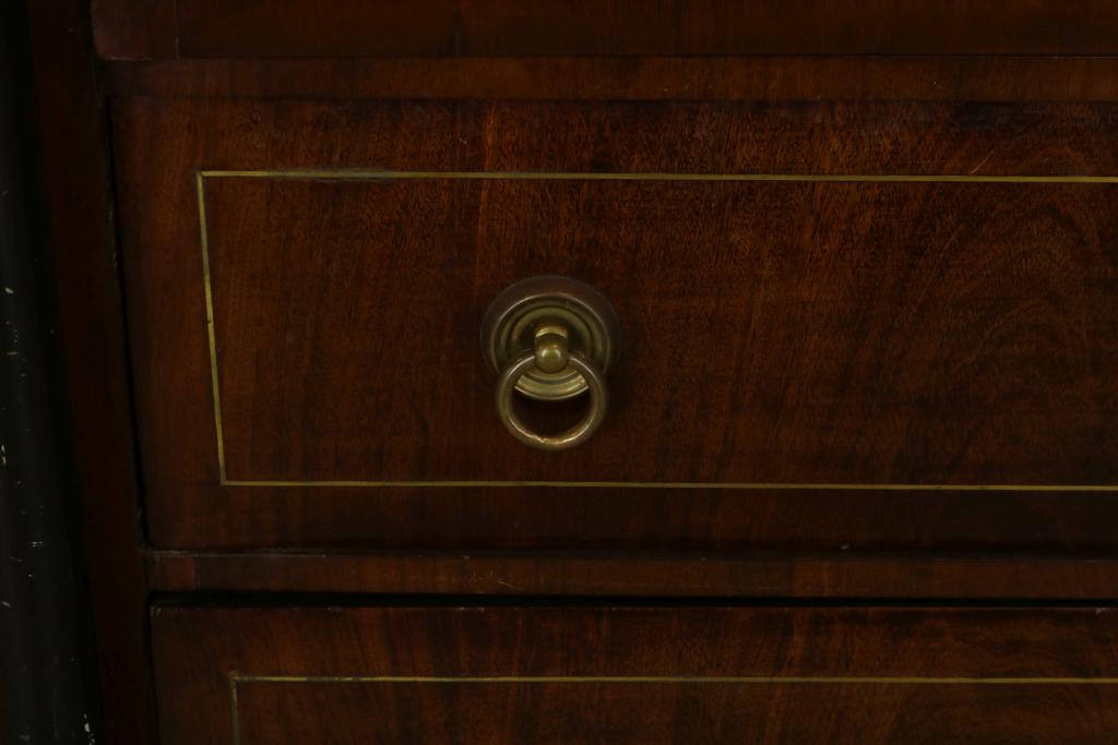 Mahognay Empire chest of drawers with 2 drawers flanked by pilasters, 19th century, h 96, w. 113, d. - Image 3 of 4