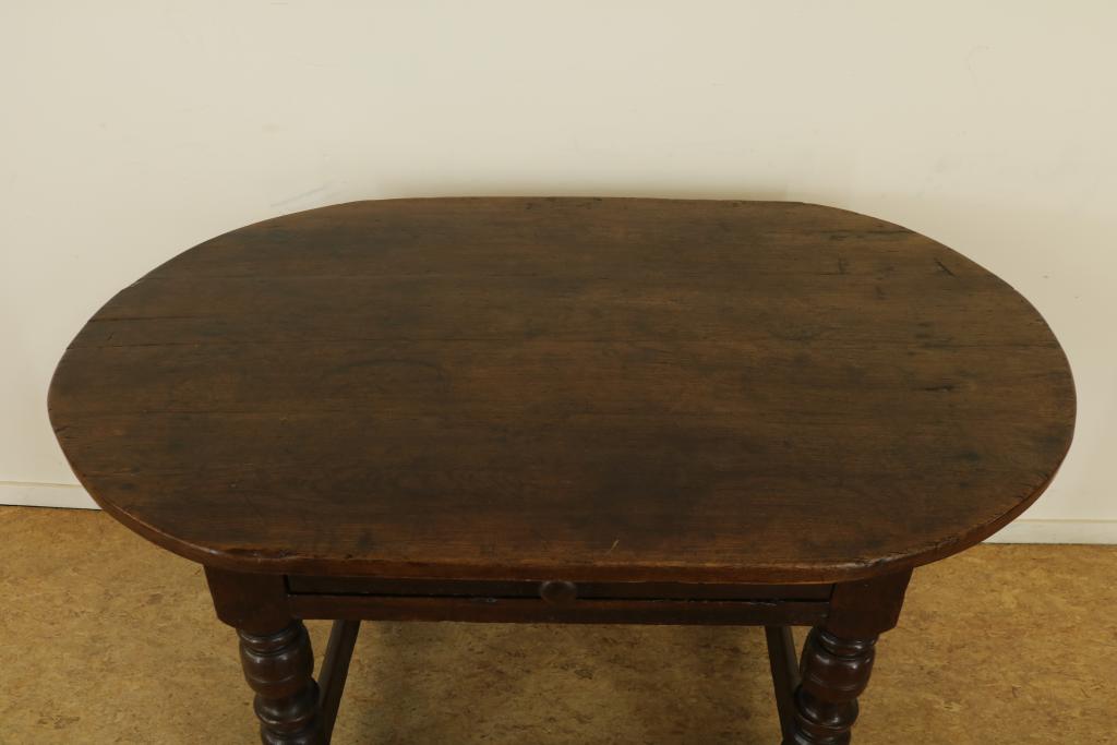 Oak oval table with 1 drawer, 18th century, h. 79 w. 128 d. 79 cm.Eiken ovale tafel met 1 laden, - Image 2 of 3