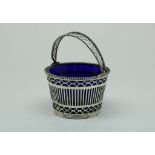 A silver ajour basket with blue glass liner, mm Gebr. Seton, Schoonhoven, dl 1911, 835/000, gross w.