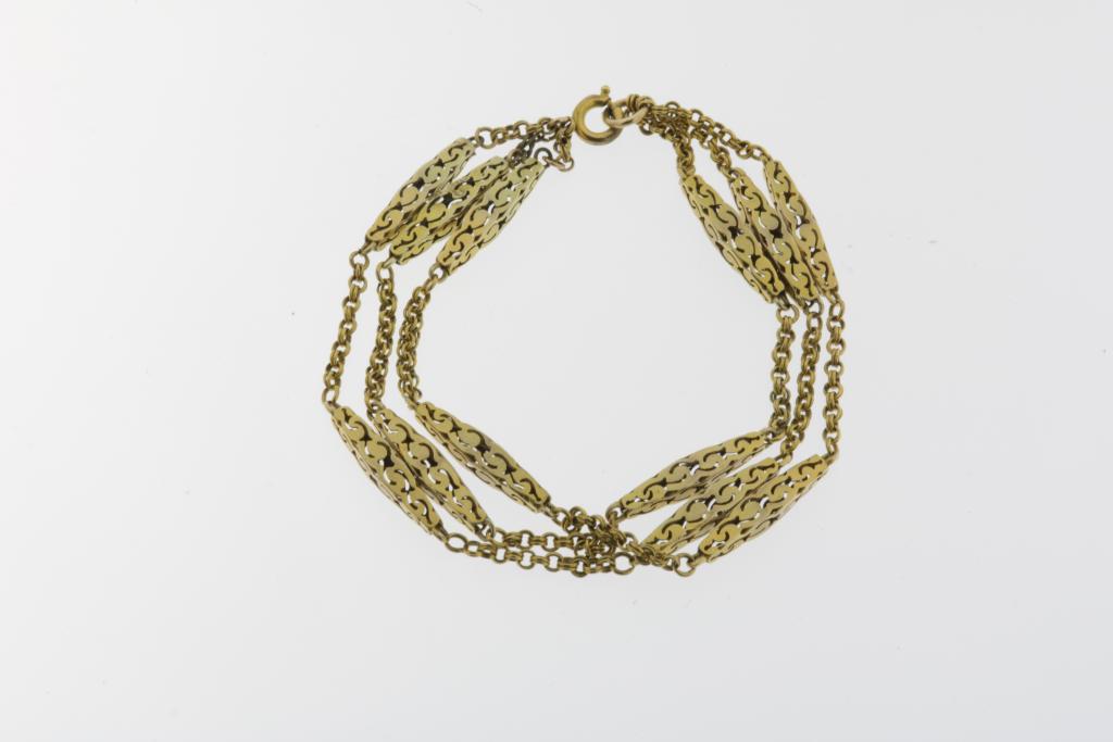 A yellow gold necklace and three string bracelet, gross w. 26gr, length bracelet 19cm. defects.Een - Image 3 of 3