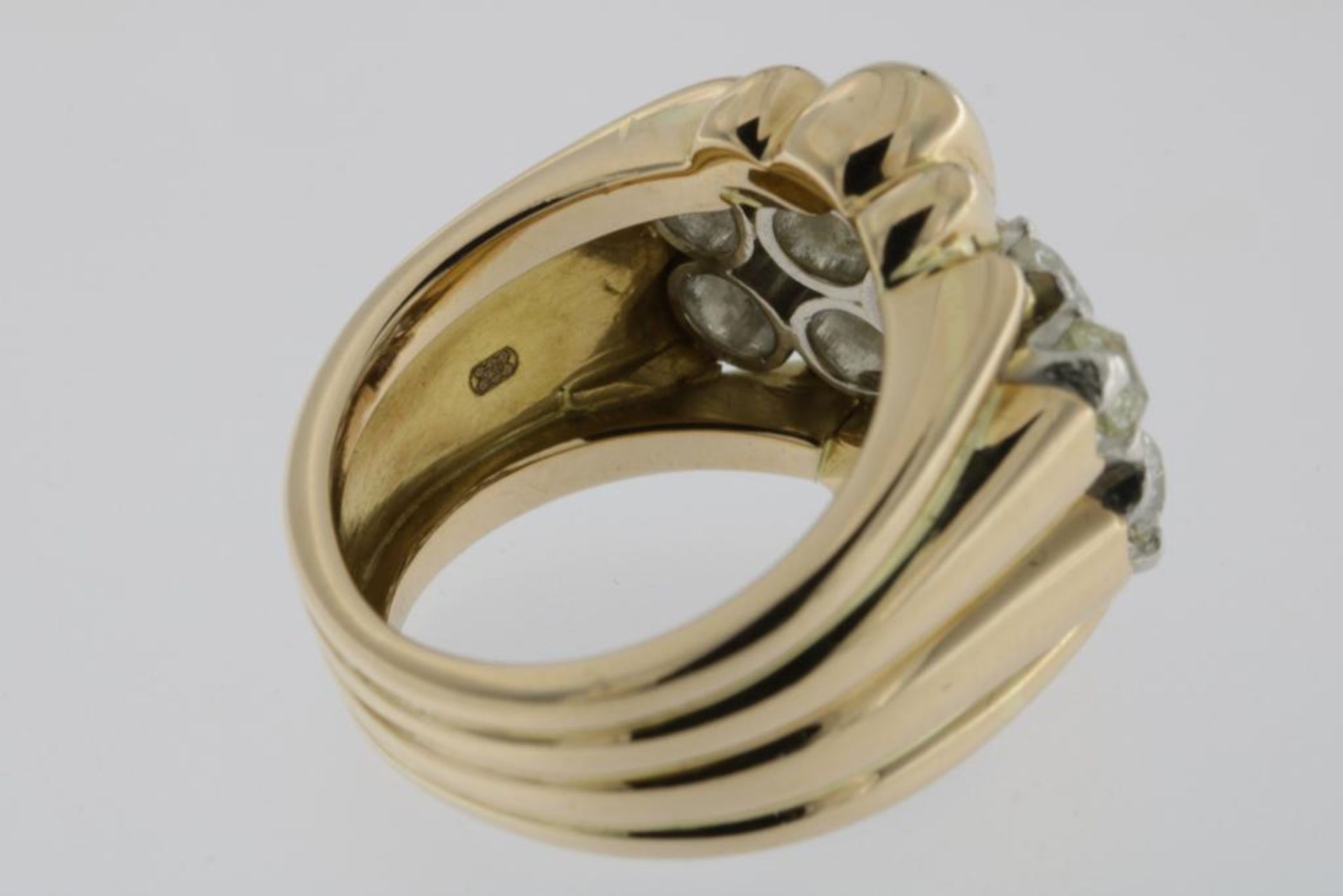 A yellow gold ring set with old european cut diamonds, total ca. 2.00ct, 750/000, gross w. 16.1 - Bild 3 aus 3