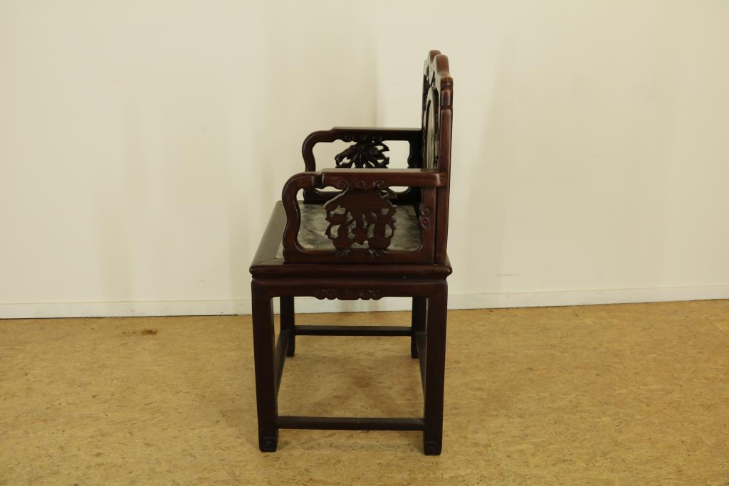 Wooden chinese chair with marble and mother of pearl inlay, China 20th century.Hardhouten - Image 4 of 4