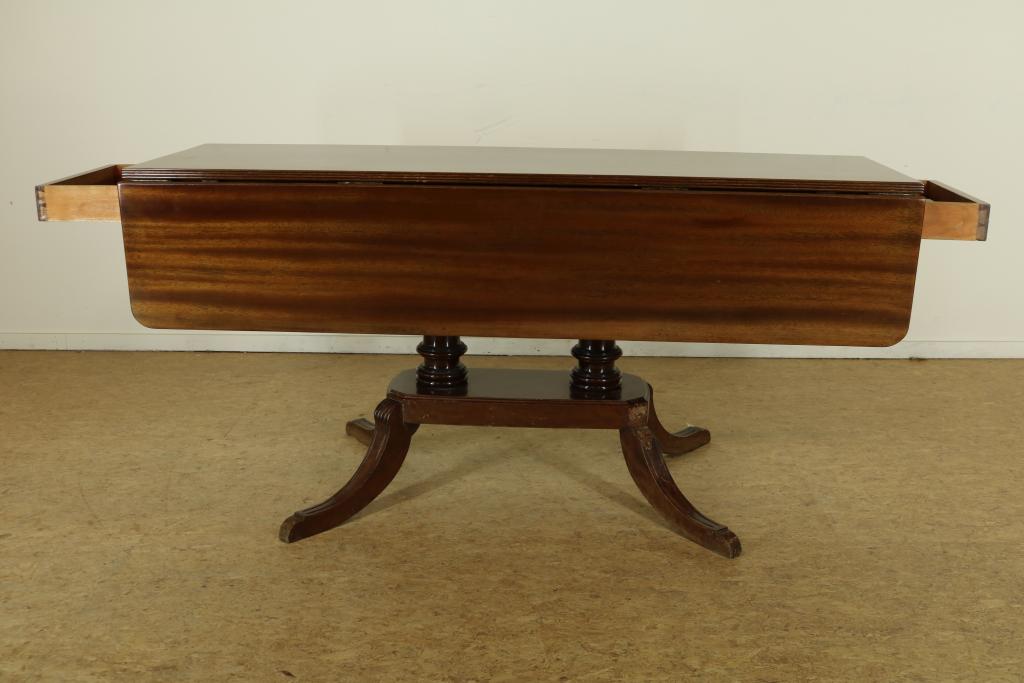 Mahogany table with 2 drawers, h. 76, w. 111 (50), l. 156 cm.Mahonie hangoortafel met 2 laden, h.76, - Image 2 of 5