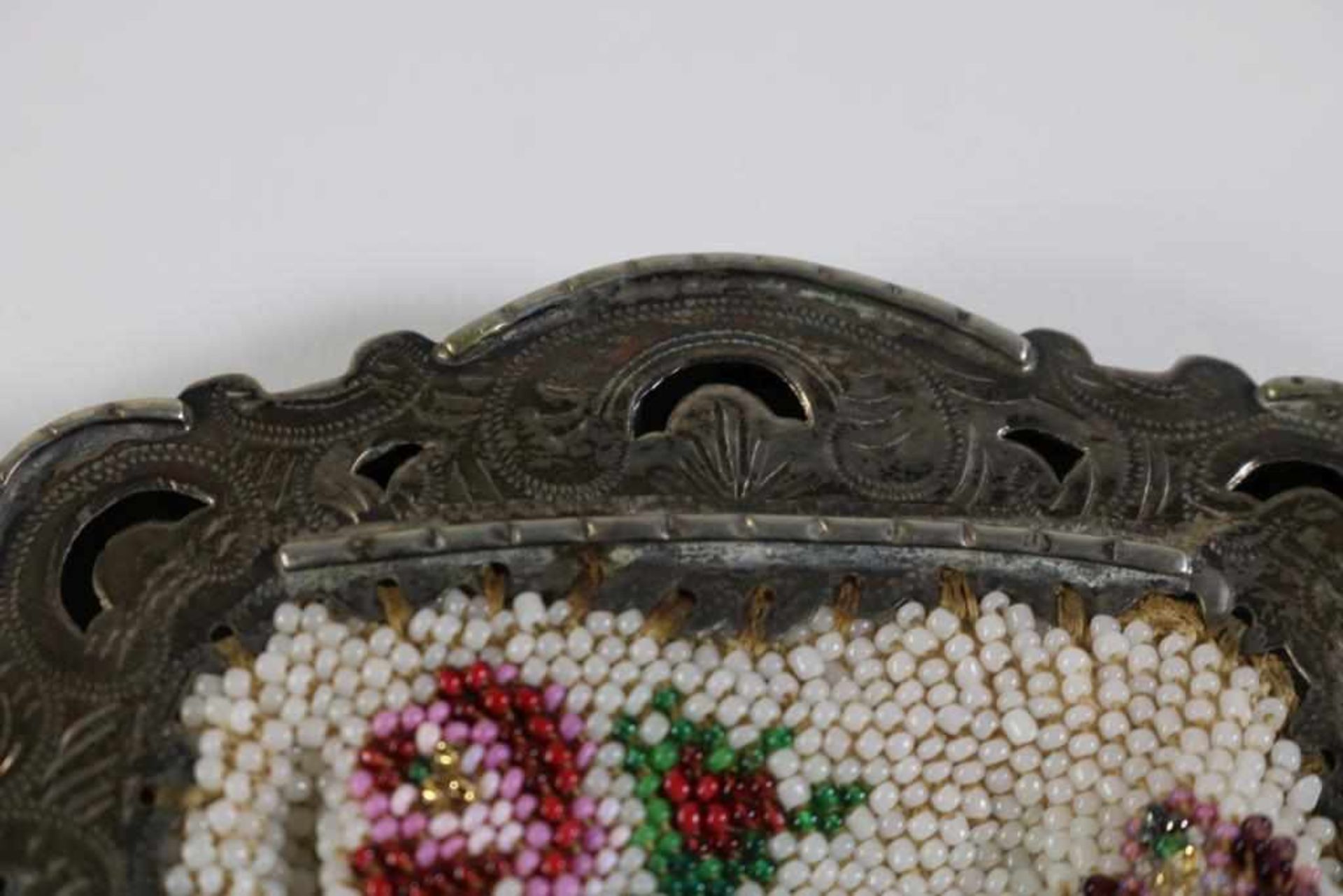 Lot of 2 beaded textile purses with silver mount. 19e century. Widths of the silver mounts - Bild 3 aus 4