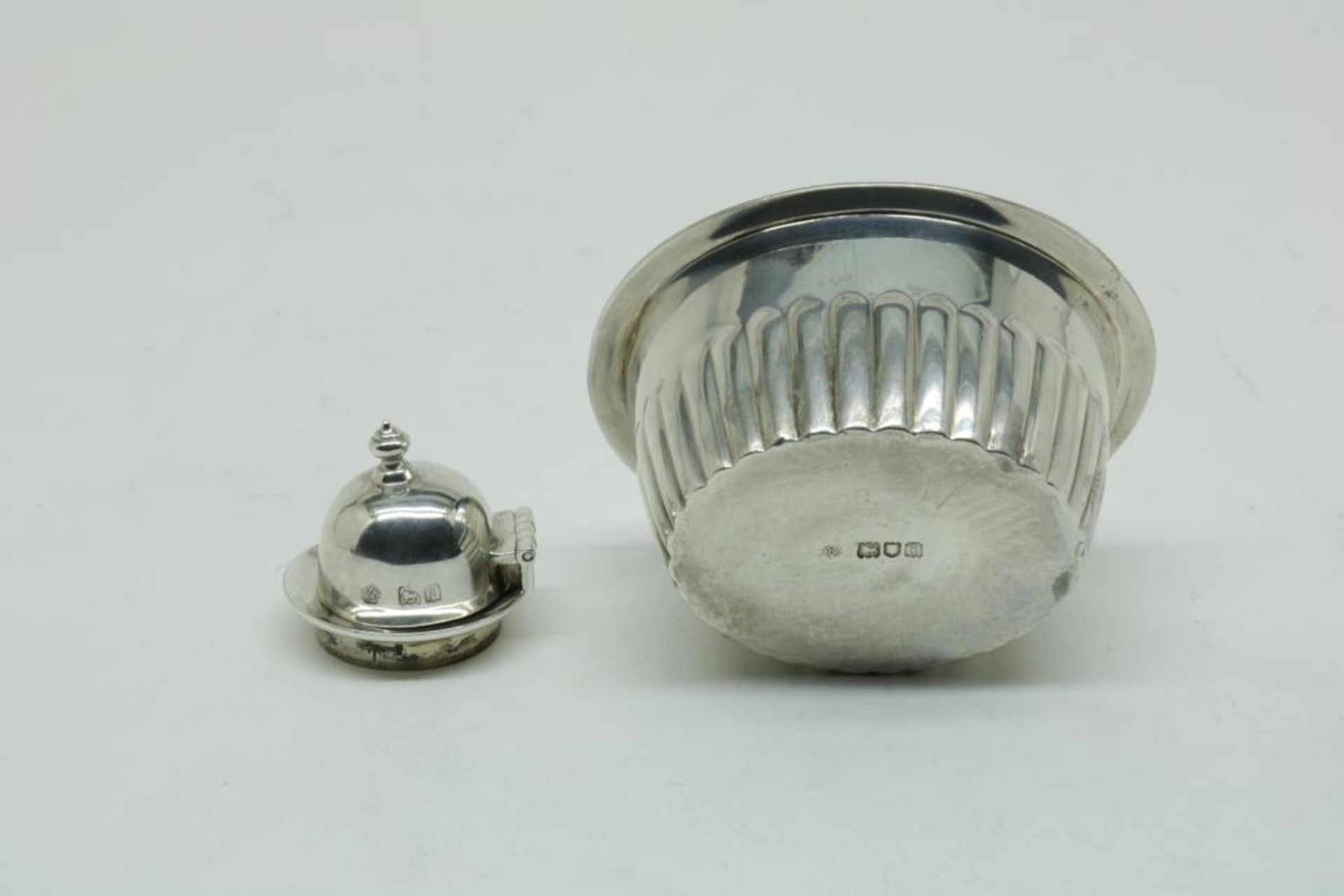 A sterling silver bouilloire/water kettle, London, dl 1904, mm William Hutton & Sons, gross w. - Bild 6 aus 6