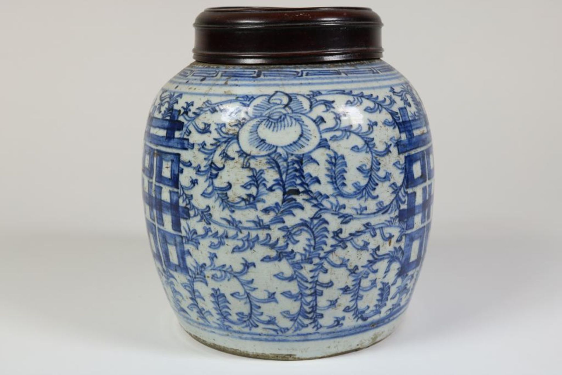 a pair of 2 chinese porcelain jars, 19th century, h. 20 cm.Stel porseleinen gemberpotten met - Bild 5 aus 5