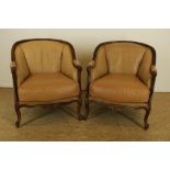 Stel noten Louis XV-stijl fauteuils bekleed met skai