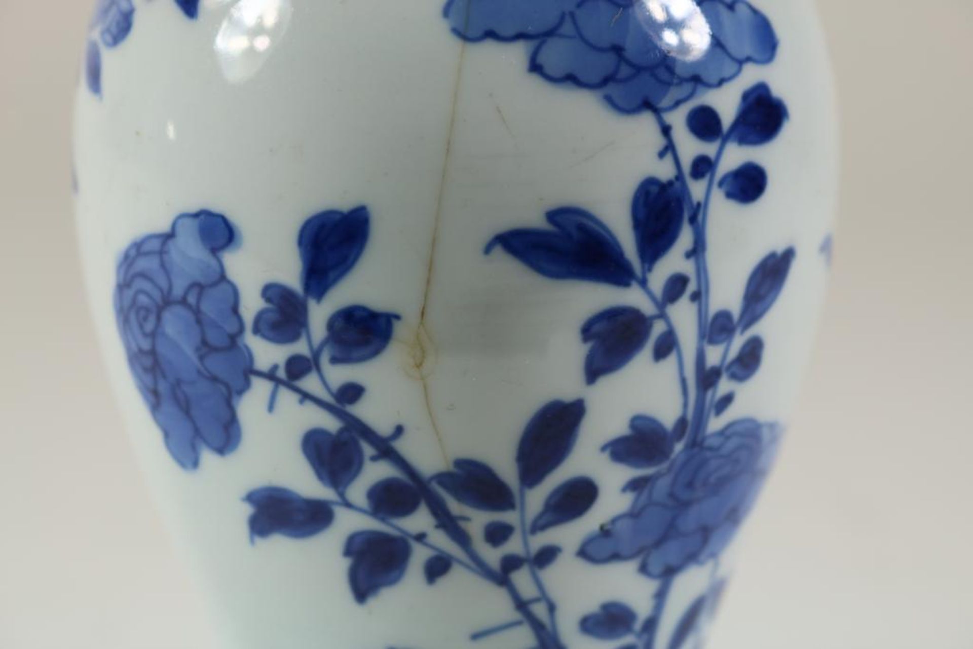 Porcelain Kangxi teacaddy, China ca. 1700, silver lid 19th centuryPorseleinen Kangxi theebus met - Bild 4 aus 5