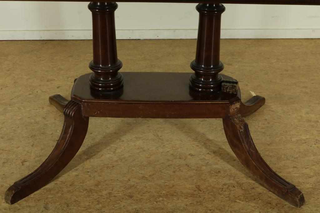 Mahogany table with 2 drawers, h. 76, w. 111 (50), l. 156 cm.Mahonie hangoortafel met 2 laden, h.76, - Image 5 of 5