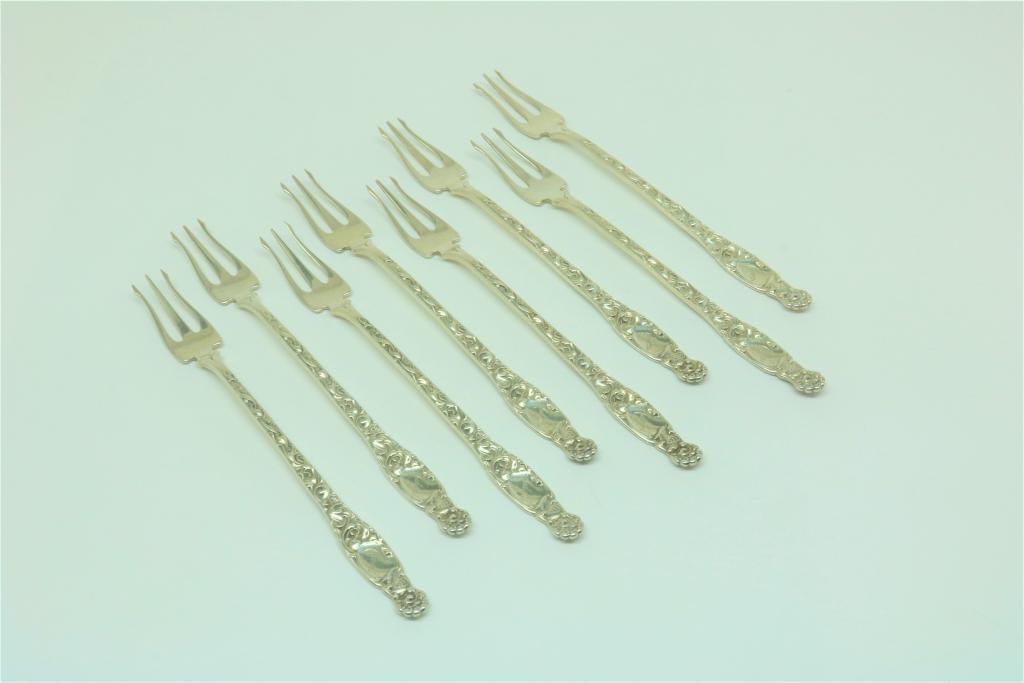 8 silver forks, Whiting Manufacturing COmpany, USA, heraldic pattern-1880, 925/000, length 16cm.