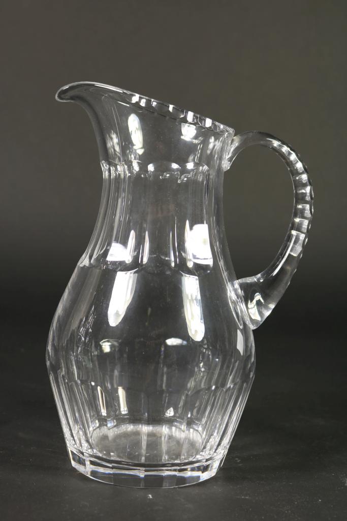 Pair of crystal wine jugs, h. 28 cm.Stel kristallen waterkannen met olijfslijpsel, h. 28 cm. - Image 3 of 3