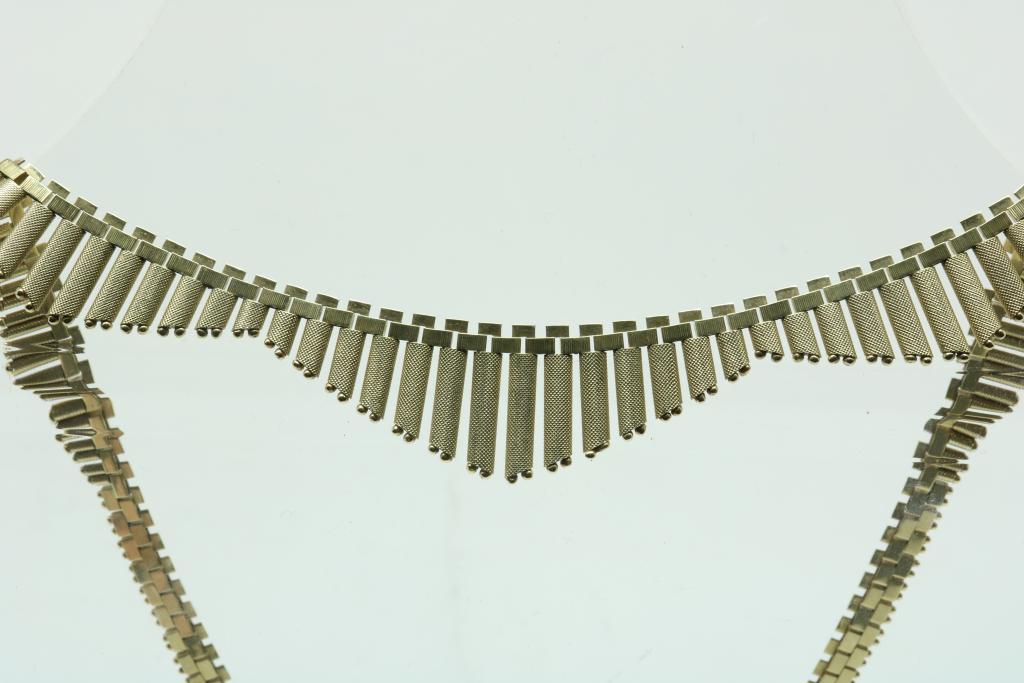 A yellow gold necklace, 585/000, gross w. 34,5gr, length 46cm.Een geelgouden spijltjes collier, - Image 3 of 3