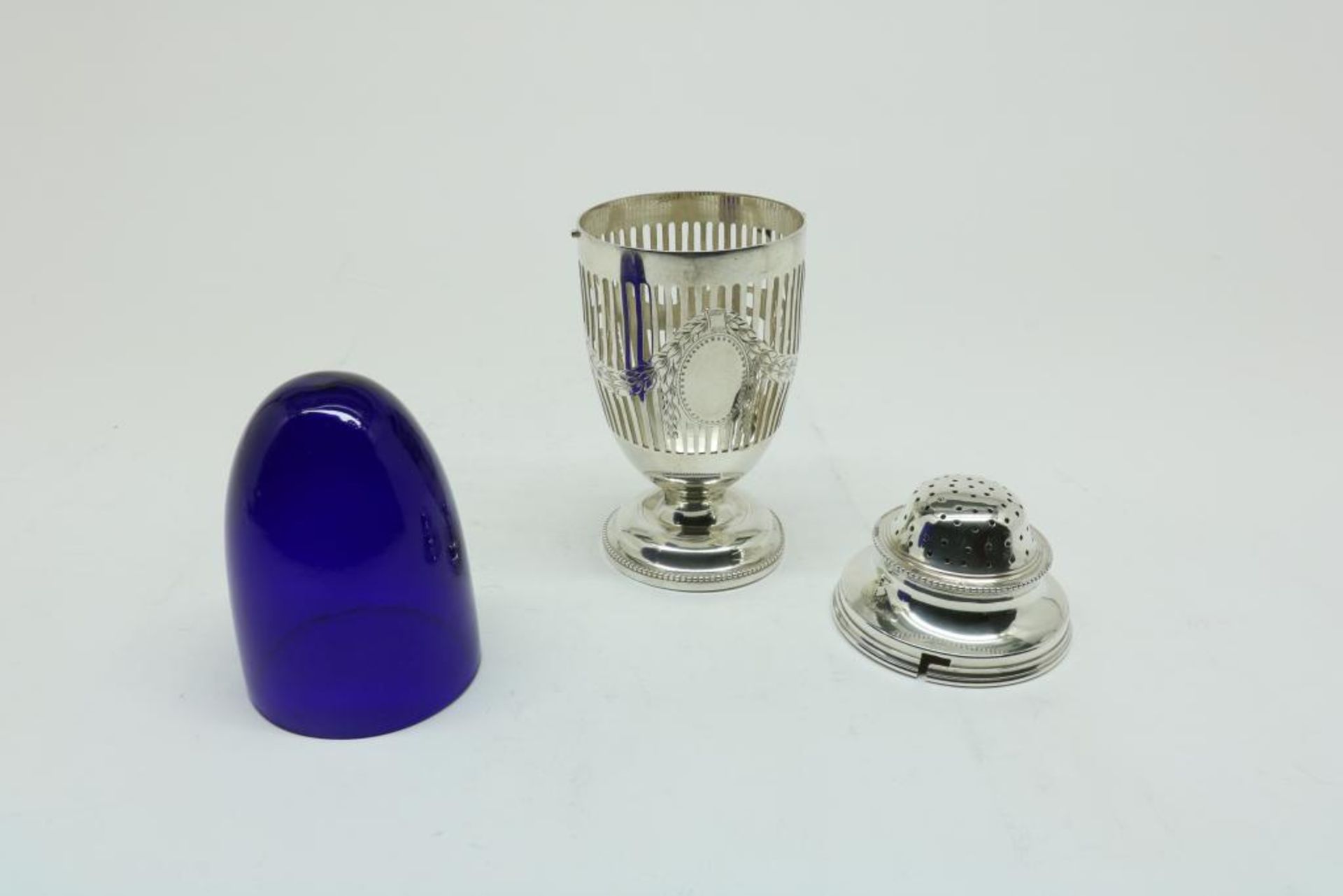 A silver sugar caster with blue glass liner, England, mm S. Blanckensee & Sons ltd, Chester, dl - Bild 4 aus 4