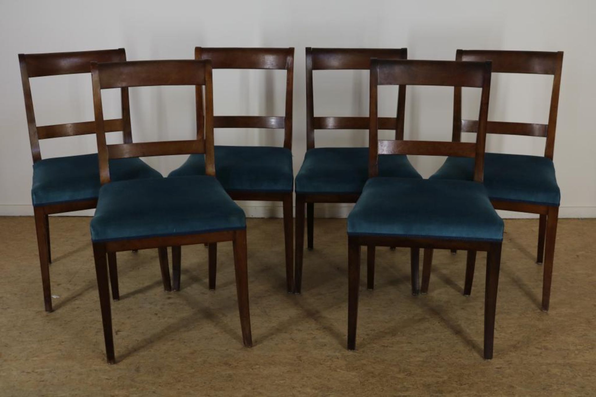 a set of 6 mahogany Biedermeier chairs, 19th century.Serie van 6 mahonie Biedermeier stoelen op