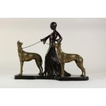 Bronzen Art Deco-stijl sculptuur van vrouw met 2 honden, h. 45 cm.