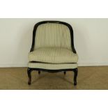 Zwartlak damesfauteuil met gestreepte bekleding, etiket Gilles Nouailhac Paris.