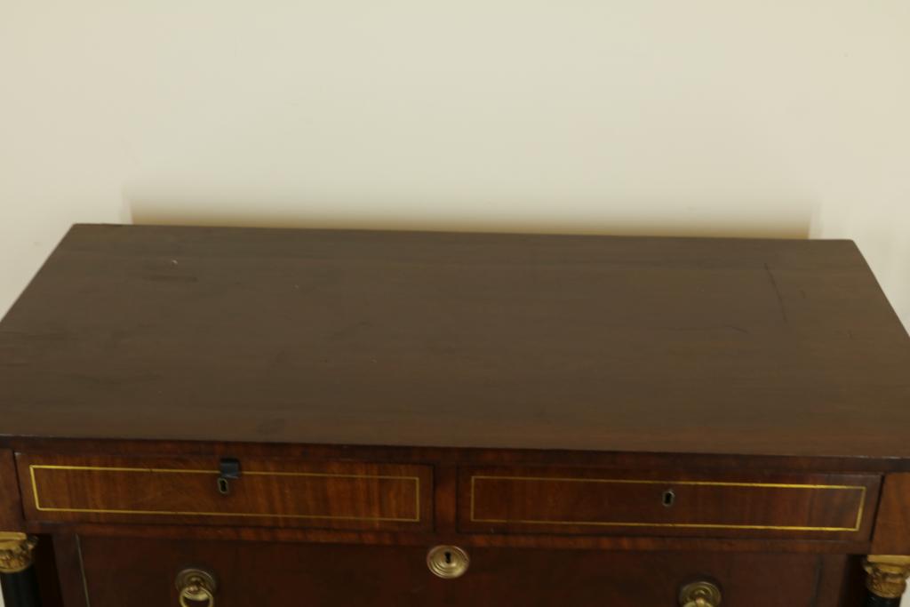 Mahognay Empire chest of drawers with 2 drawers flanked by pilasters, 19th century, h 96, w. 113, d. - Image 2 of 4