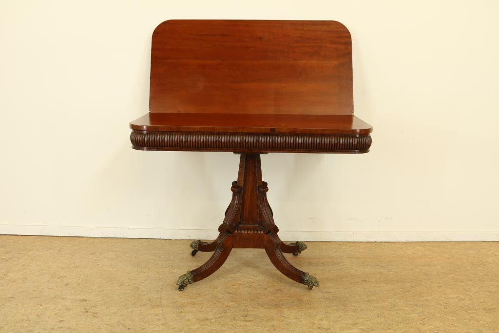 Mahogany wall table, 19th century, h. 74 w. 101 d. 50 cm.Mahonie wandtafel met gestoken knorren - Image 2 of 4