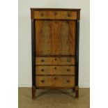 Mahogany deskMahonie gefineerd klepsecretaire, met 4 laden, en klep waarachter vakverdeling,