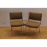 A pair of Gispen chairs, desinger Cor de MeijerStel Cor de Meijer Gispen stoelen met gekleurde stof