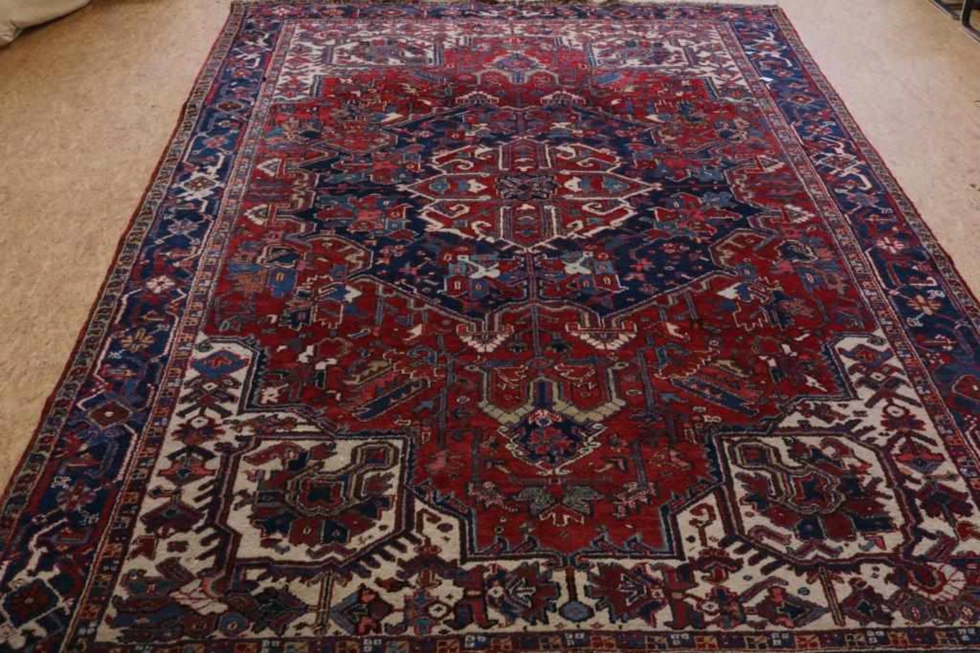 Heriz carpet 336 x 245 cm.Tapijt, Heriz 336 x 245 cm.