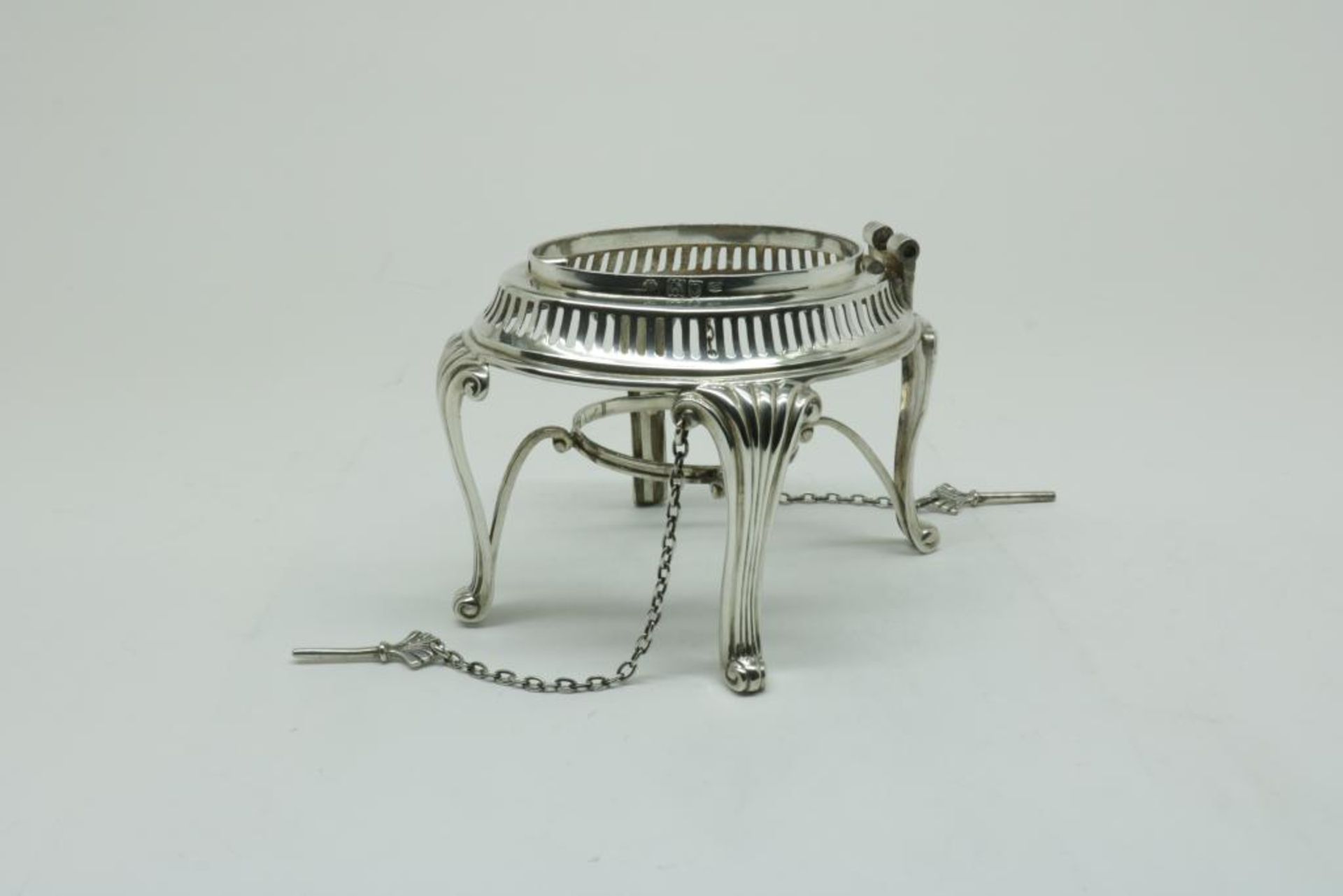 A sterling silver bouilloire/water kettle, London, dl 1904, mm William Hutton & Sons, gross w. - Bild 4 aus 6