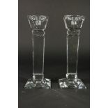 Pair of crystal candlesticksStel kristallen kandelaars, h. 30 cm.