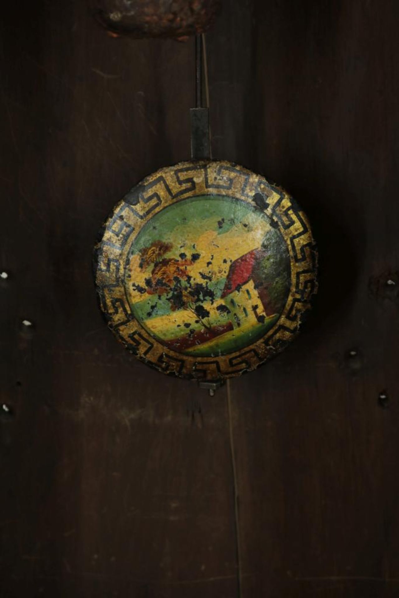 Staand horloge met beschilderde wijzerplaat en beschilderde slinger in mahonie kast, Engeland ca. - Bild 3 aus 3