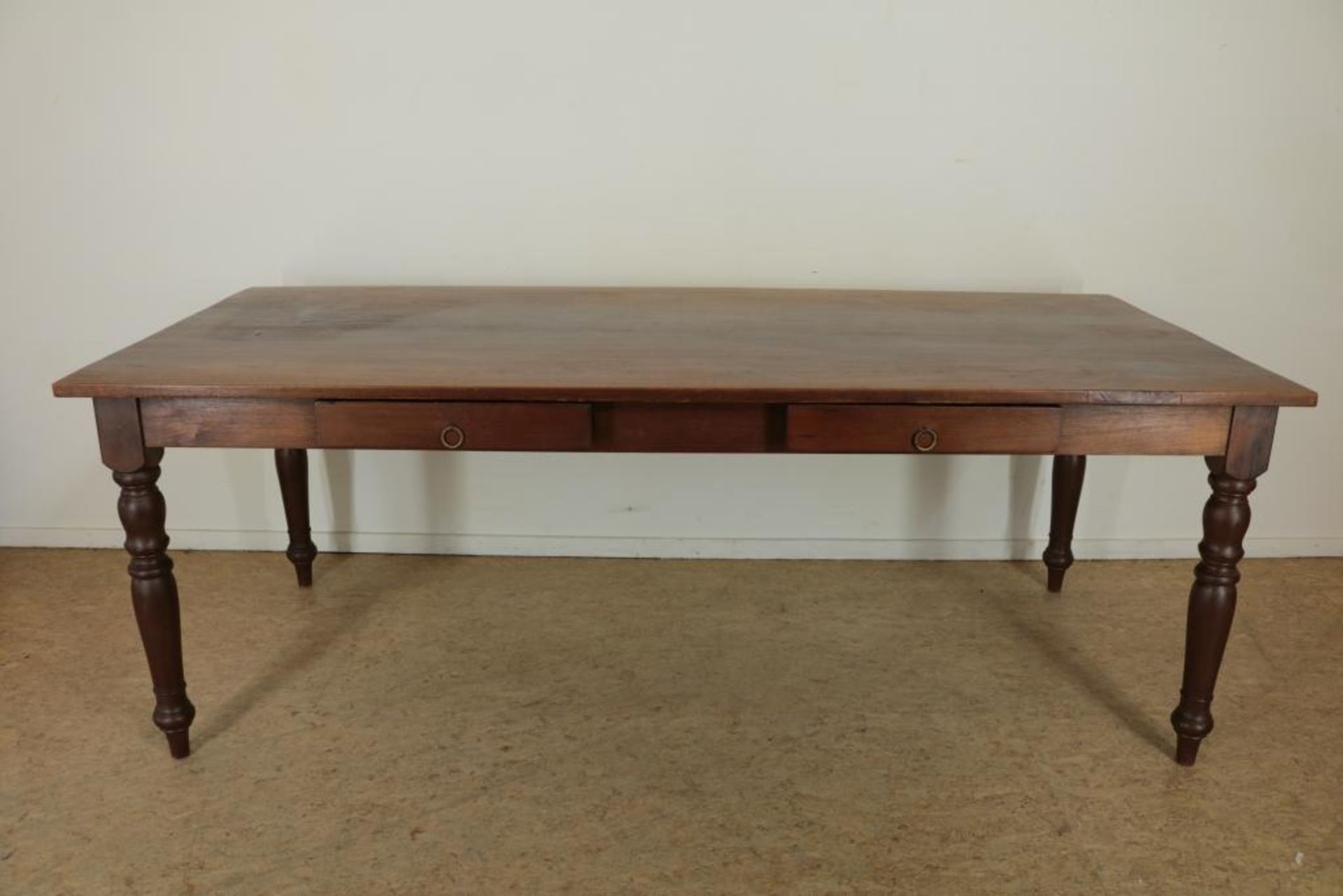 Teakhouten tafel met 2 laden op gedraaide poten, h. 76, br. 210, d. 94 cm.