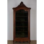 Noten boekenkast met gestoken kuif en glazen deur, Fankrijk eind 19e eeuw, h. 250, br. 110, d. 50