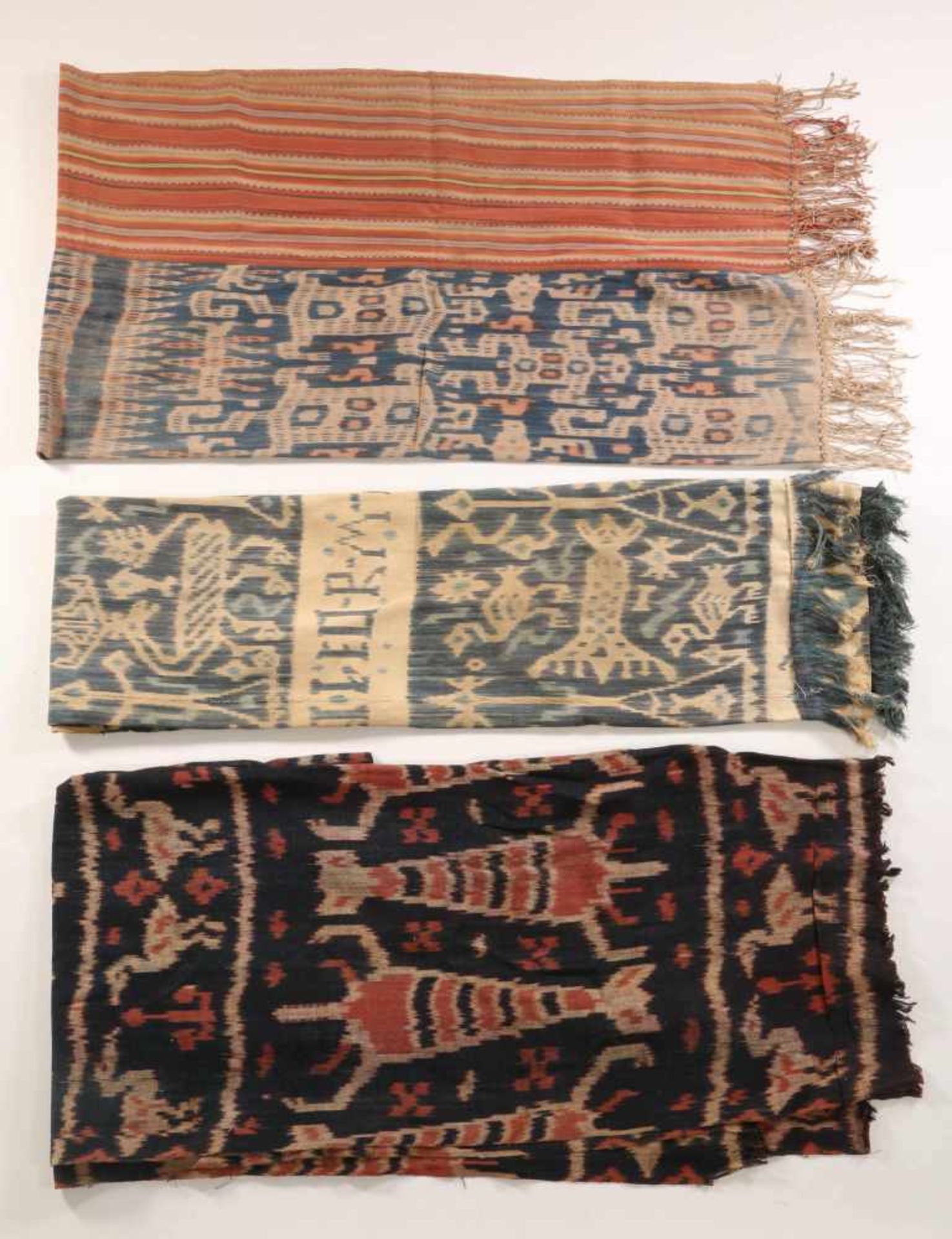 Sumba, a collection of six various textiles. Two cloths Christie’s April 16, 1997., [6]400 - Image 2 of 3