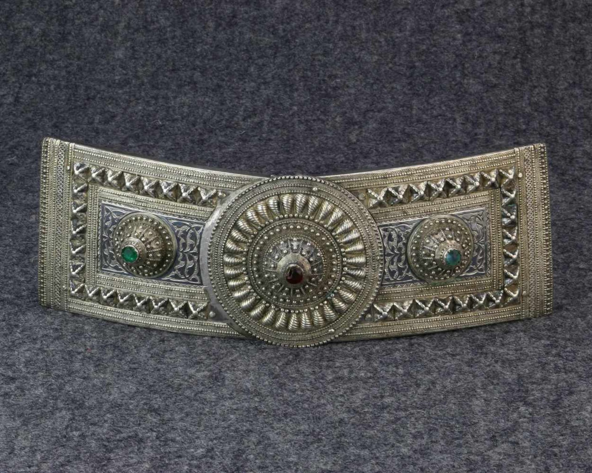 Kaukasus, Dagestan, Azerbaijan and Armenia, two part men's belt buckle,decorated with niello, floral